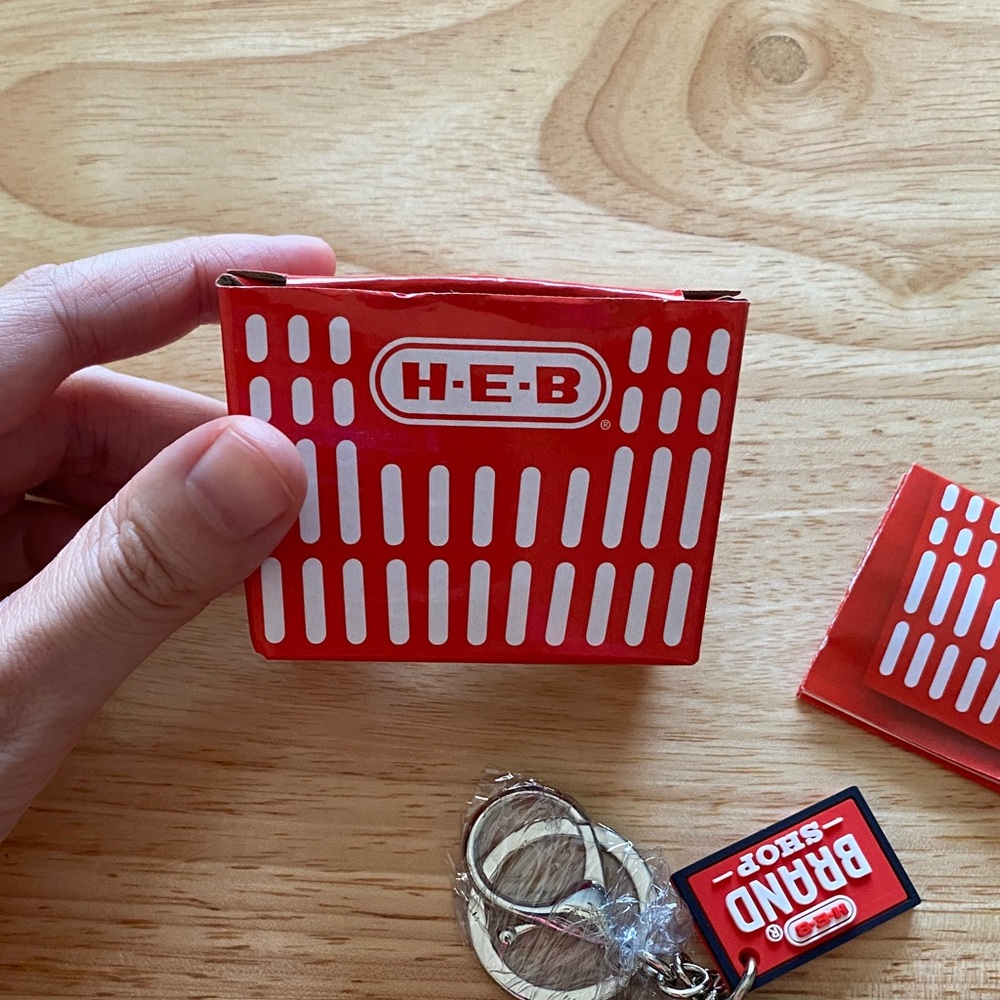 Midtown Pizza Keychain with HEB Branding - Picture 3 of 8
